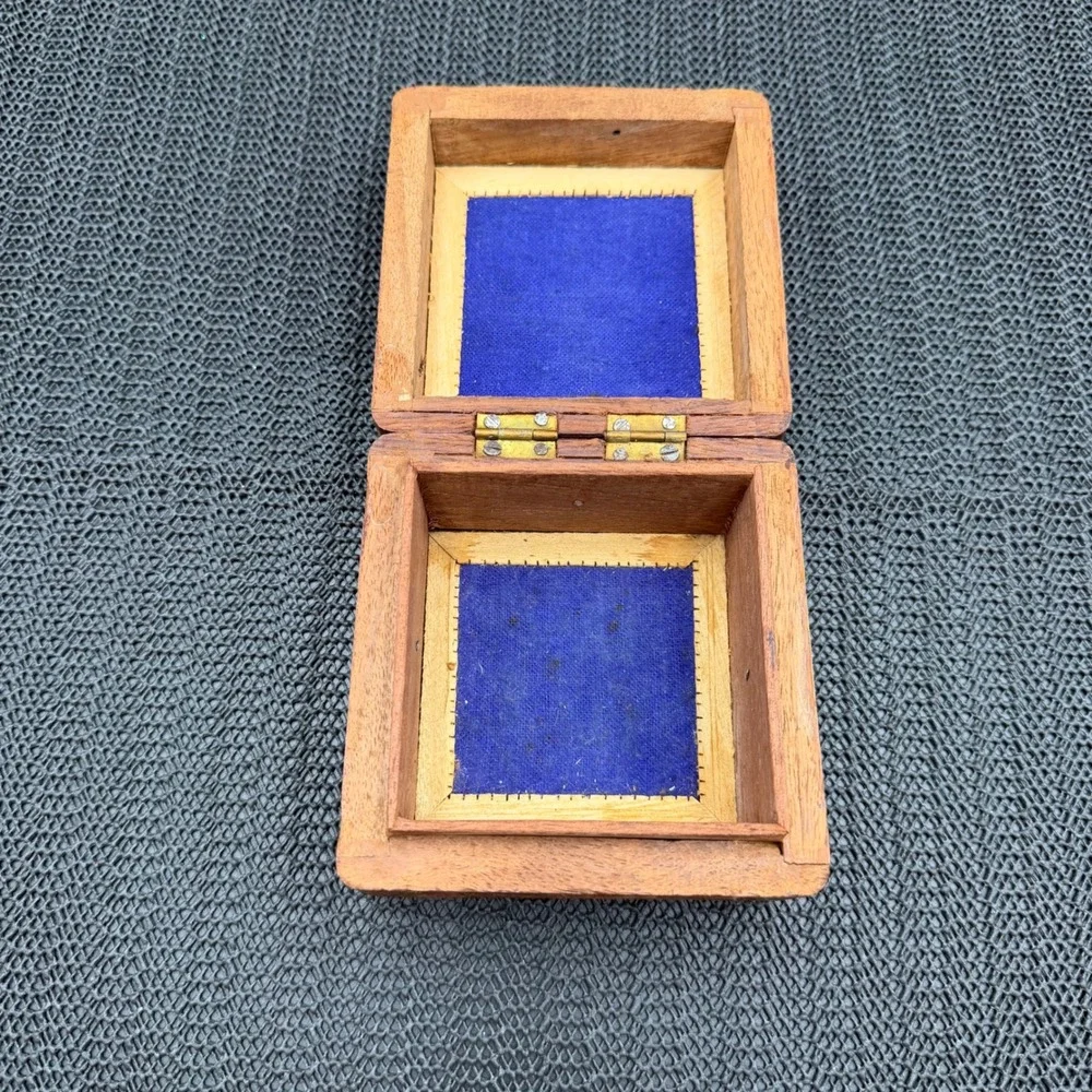Hand Carved Wooden Trinket Box Floral Inlay Hinged Jewelry Keepsake Box 4x4